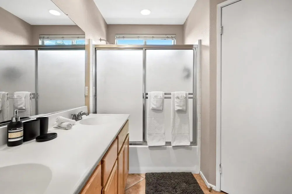 4BR-Retro Game Room-Theater-Pool & Spa