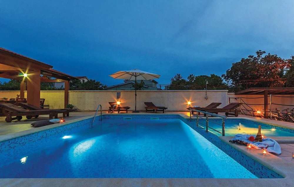 Beautiful Home in Marcana With Wifi and 4 Bedrooms