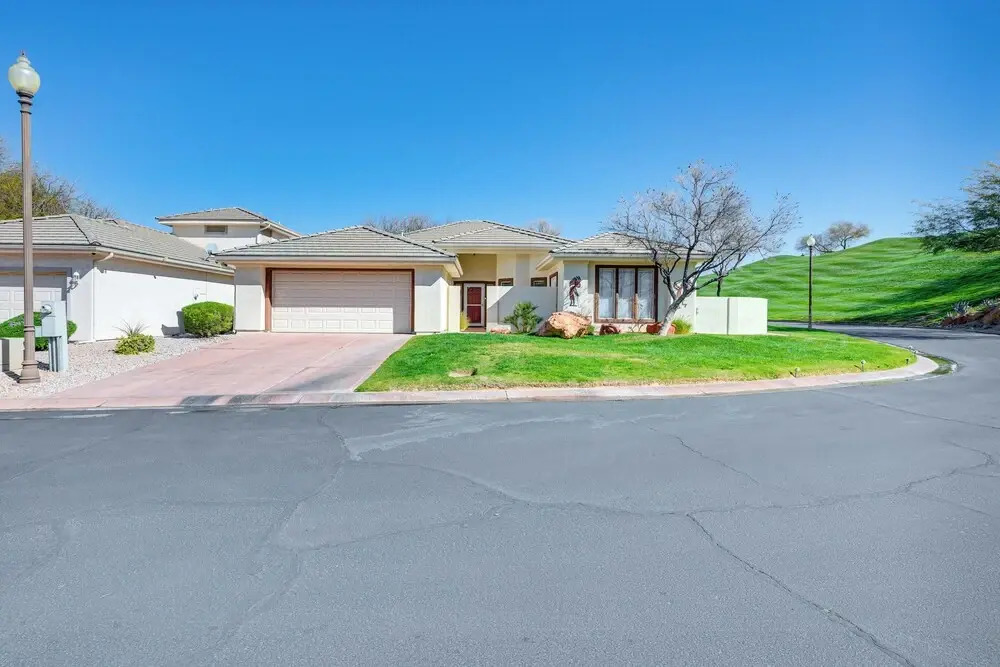 Spacious Mesquite Getaway - 1/2 Mi to Golf Course