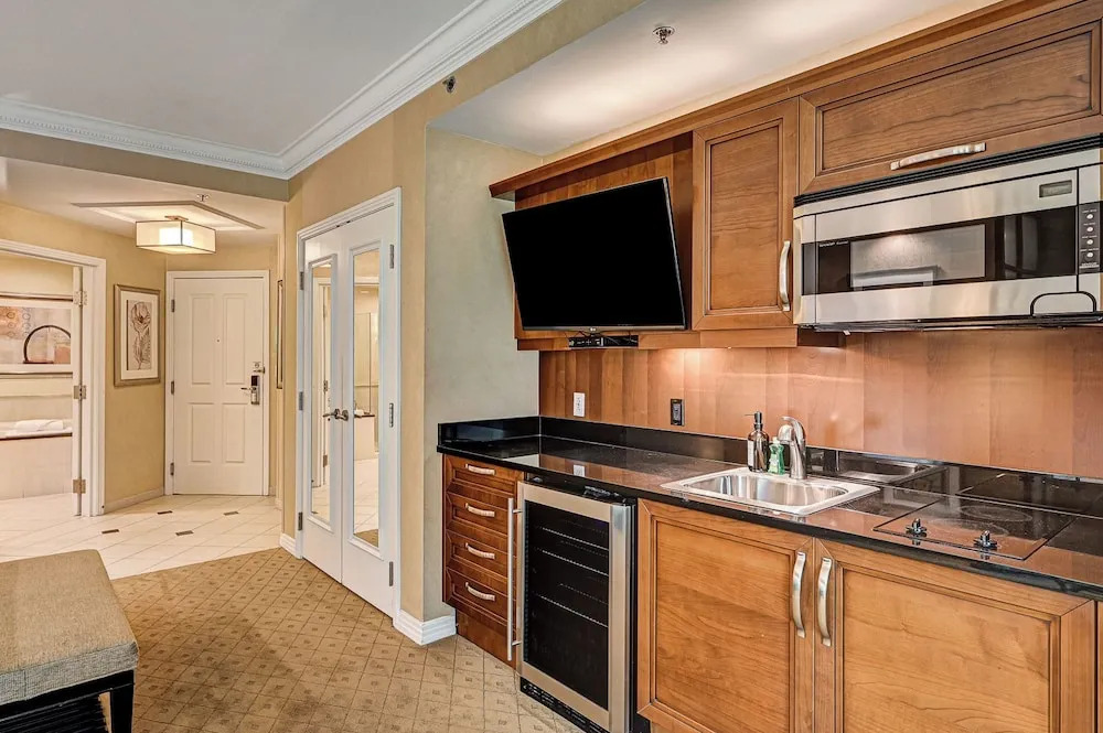 Sierra Sol Studio at Signature Hotel