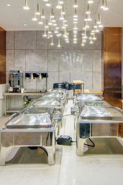Lanou Hotel (Nanchang tengwangge bayigan subway station store)
