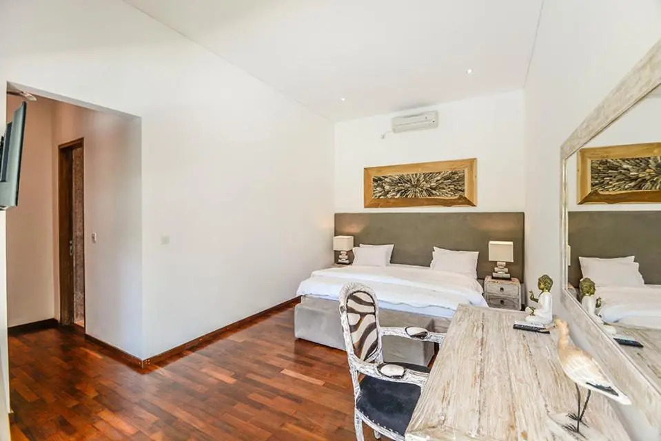 OPENING PROMO Luxury 5 plus 1 Bdr Villa 100m To Beach