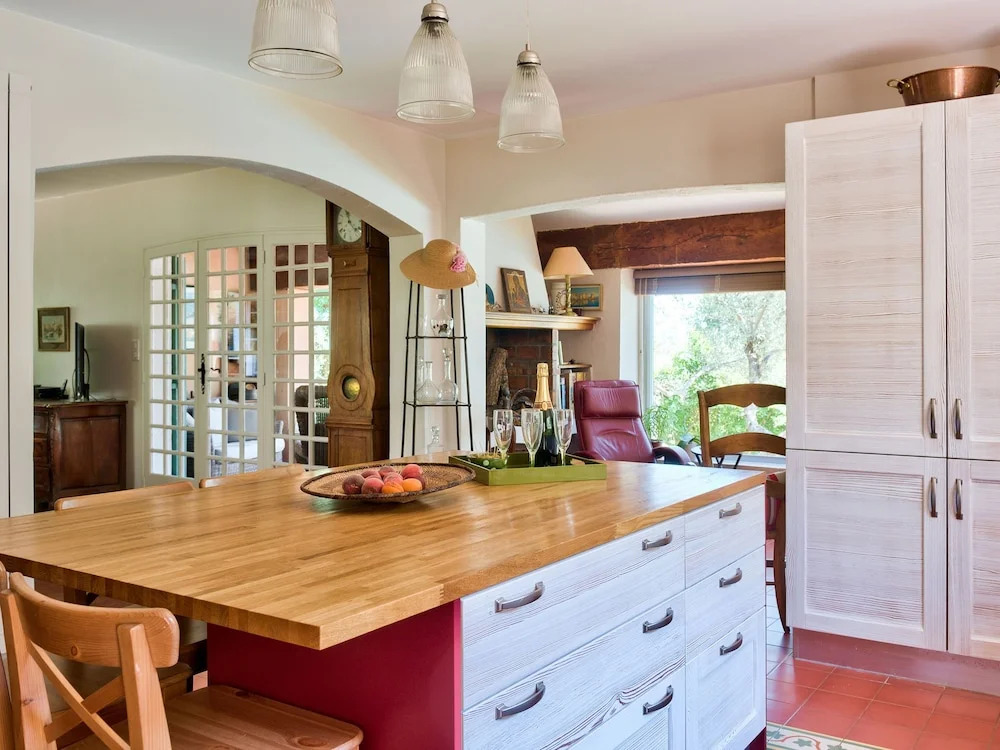 Detached Family Villa With Private Pool and Plenty of Privacy, 8 km From the sea / Beach