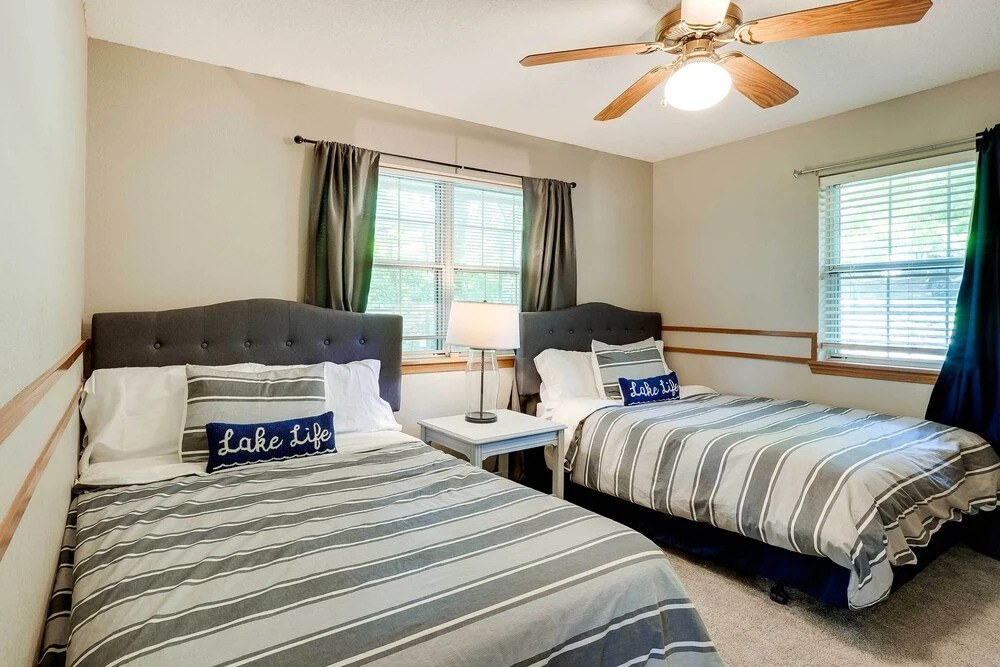 Spacious Home on Beaver Lake w/ Deck & Fire Pit!