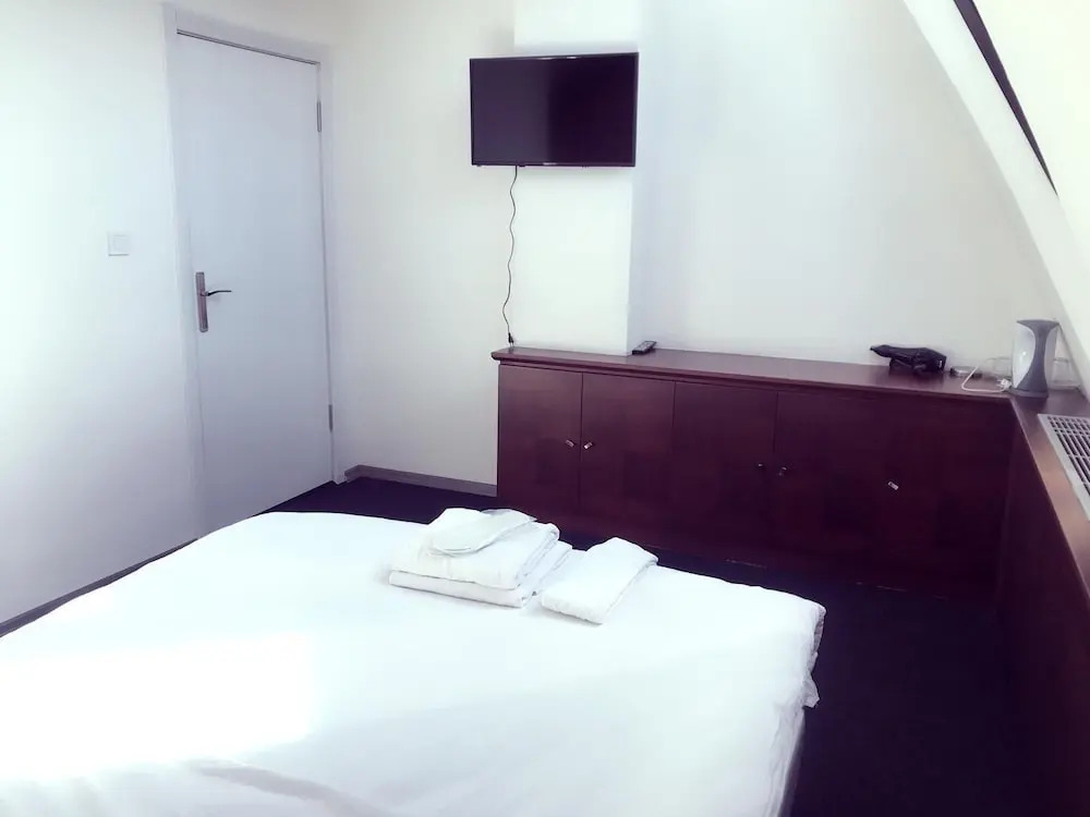 Colorful Otel