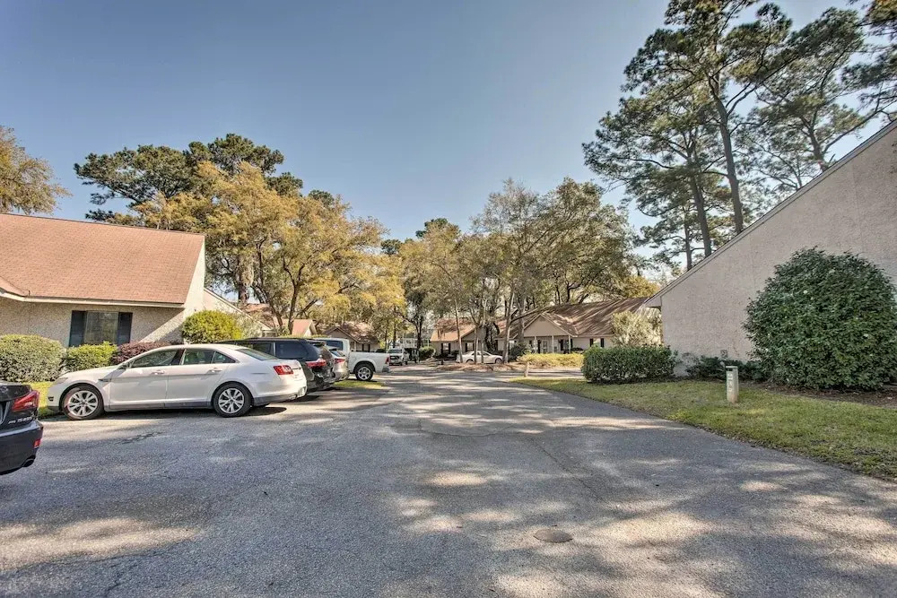 Chic St Simons Island Condo Rental: 2 Mi to Ocean!