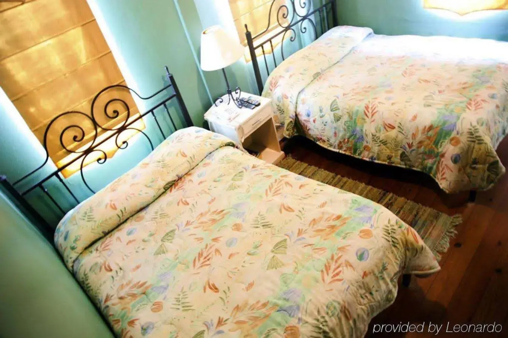 Forty Winks Inn
