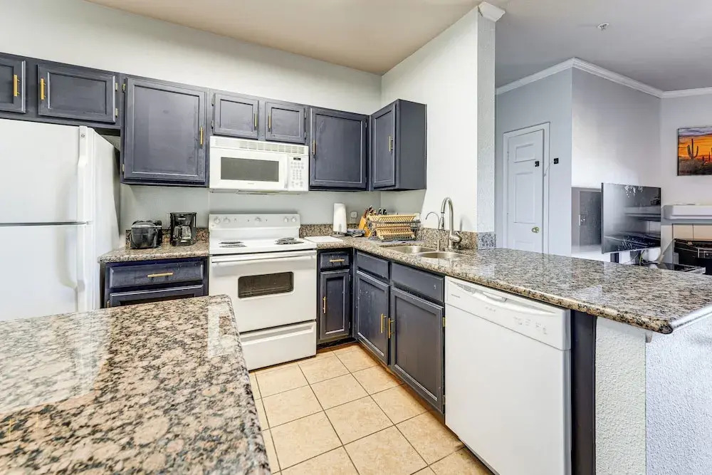 Walk to Papago Park: Central Phoenix Condo
