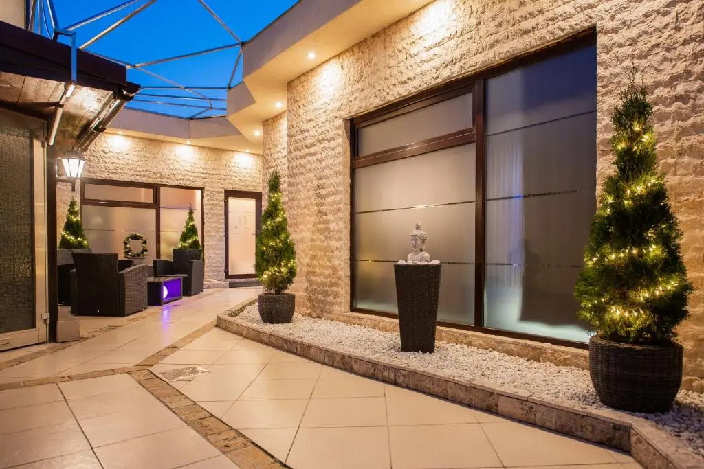 H & V Residence - Split Level Apartment