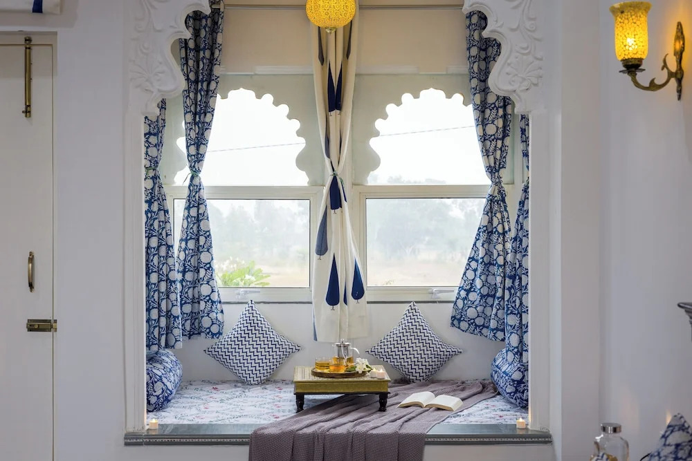 ELIVAAS Amber Royale 3 BHK with Pvt Pool