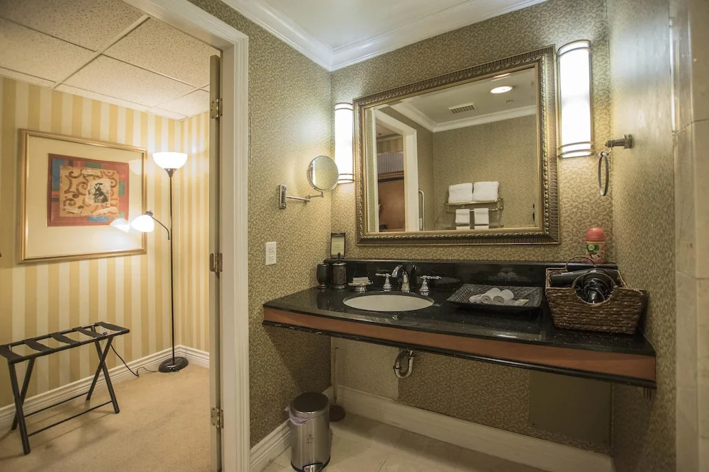 Boutique Suites Vancouver