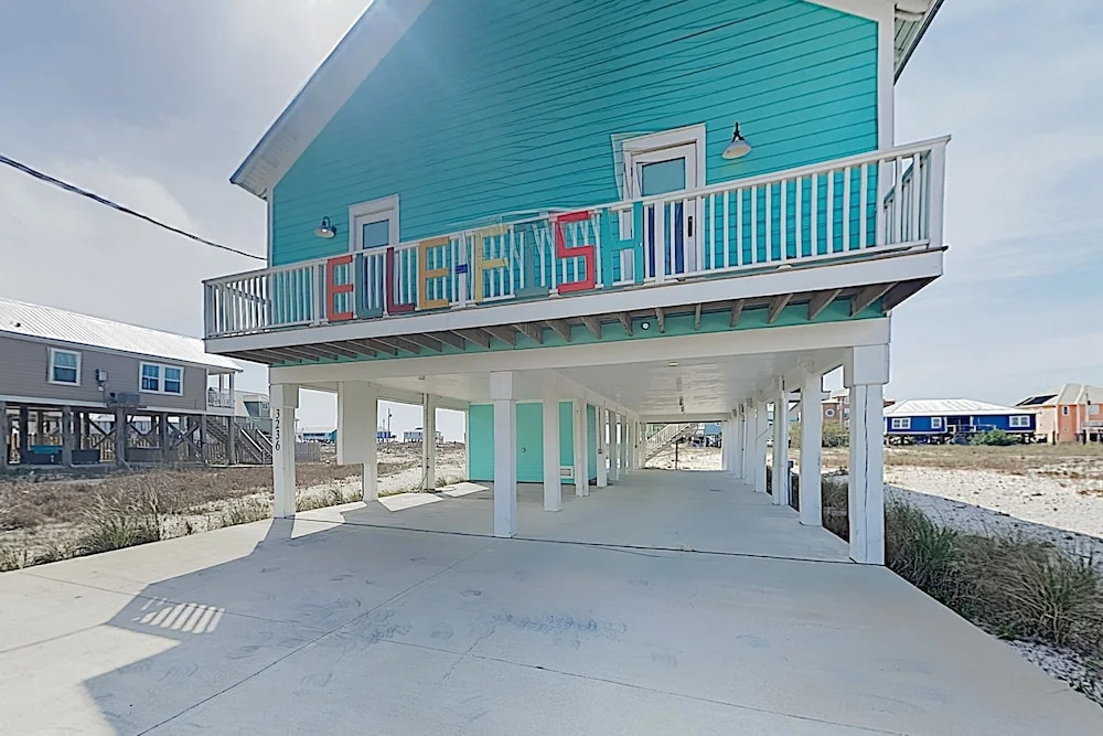 New Listing! Ellie Fish Gulf Gem W/ Balconies 4 Bedroom Home