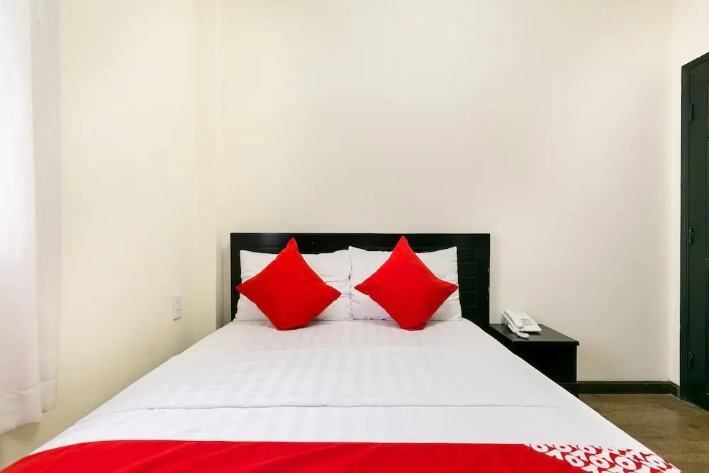 Oyo 438 Small Bay Hotel
