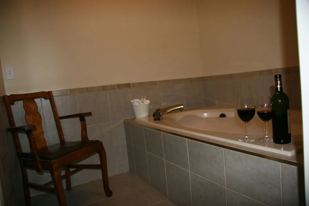 Above The Beach Guest Suites