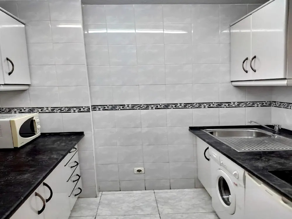 Apartment with One Bedroom in Benalmádena, with Wonderful Sea View, Pool Access And Enclosed Garden - 600 M From the Beach
