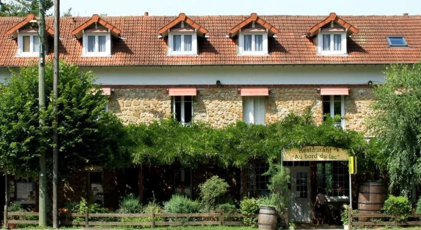 LOGIS Hôtel & Restaurant - Au Bord du Lac