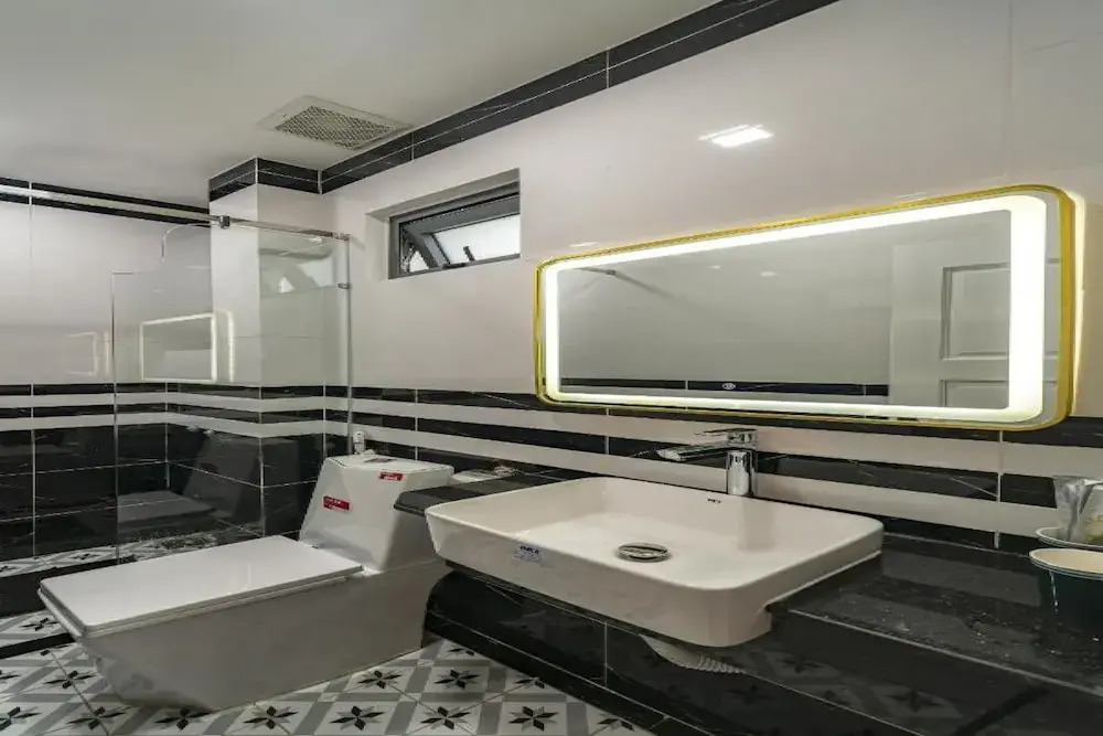 Dancentre Airport Stays - Vyvy Hotel