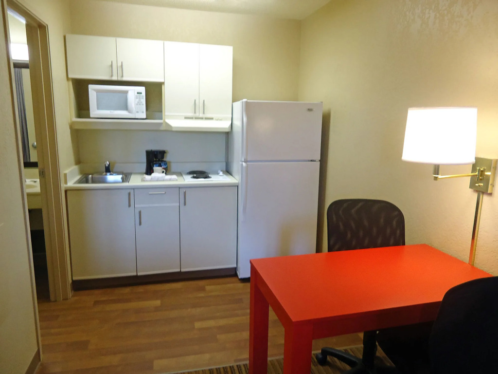 Extended Stay America Select Suites - Greensboro - Wendover Ave - Big Tree Way