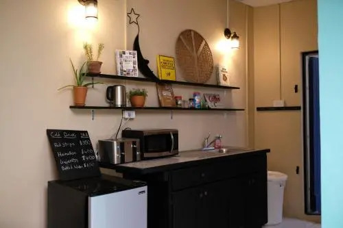 Ragamuffin Hostel & Coffee Bar