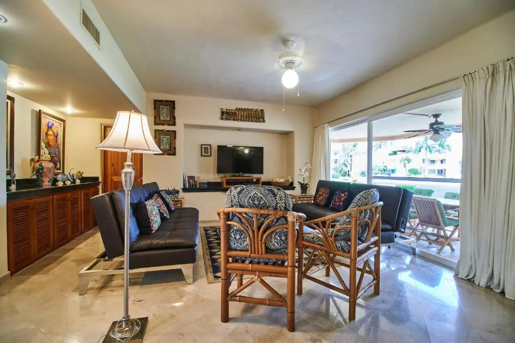 Peaceful Rustic Apartment Beachfront Swimming Pool Terrace Awesome Amenities