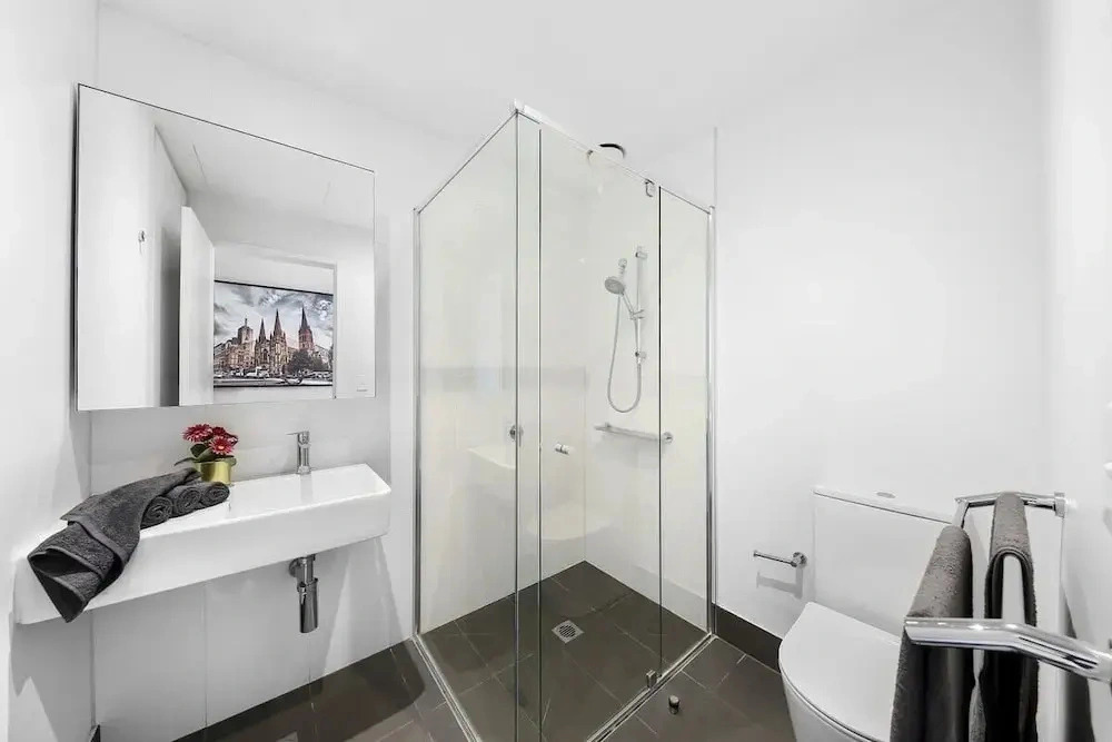 A Stylish 2BR Apt With City Views in Southbank