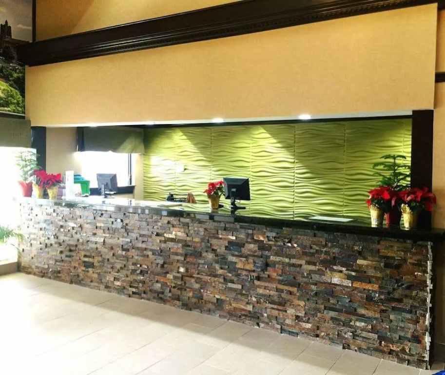 Baymont Inn and Suites Knoxville I75