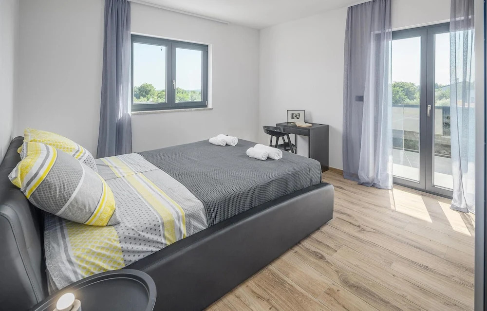Nice Home in Liznjan With Outdoor Swimming Pool, Wifi and 3 Bedrooms