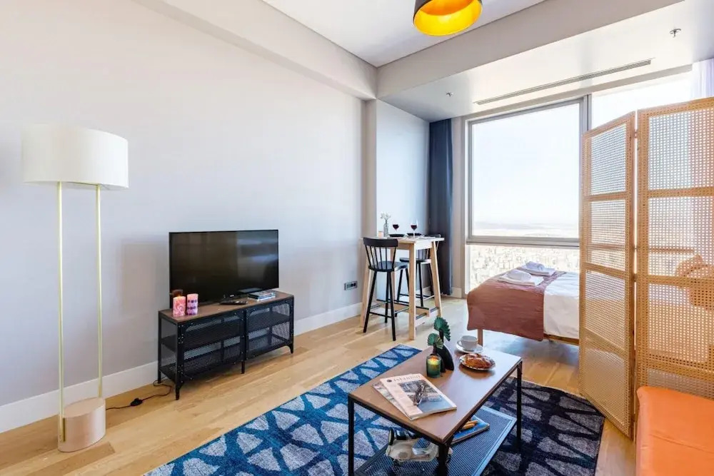 Studio Flat with Panoramic City View in Atasehir