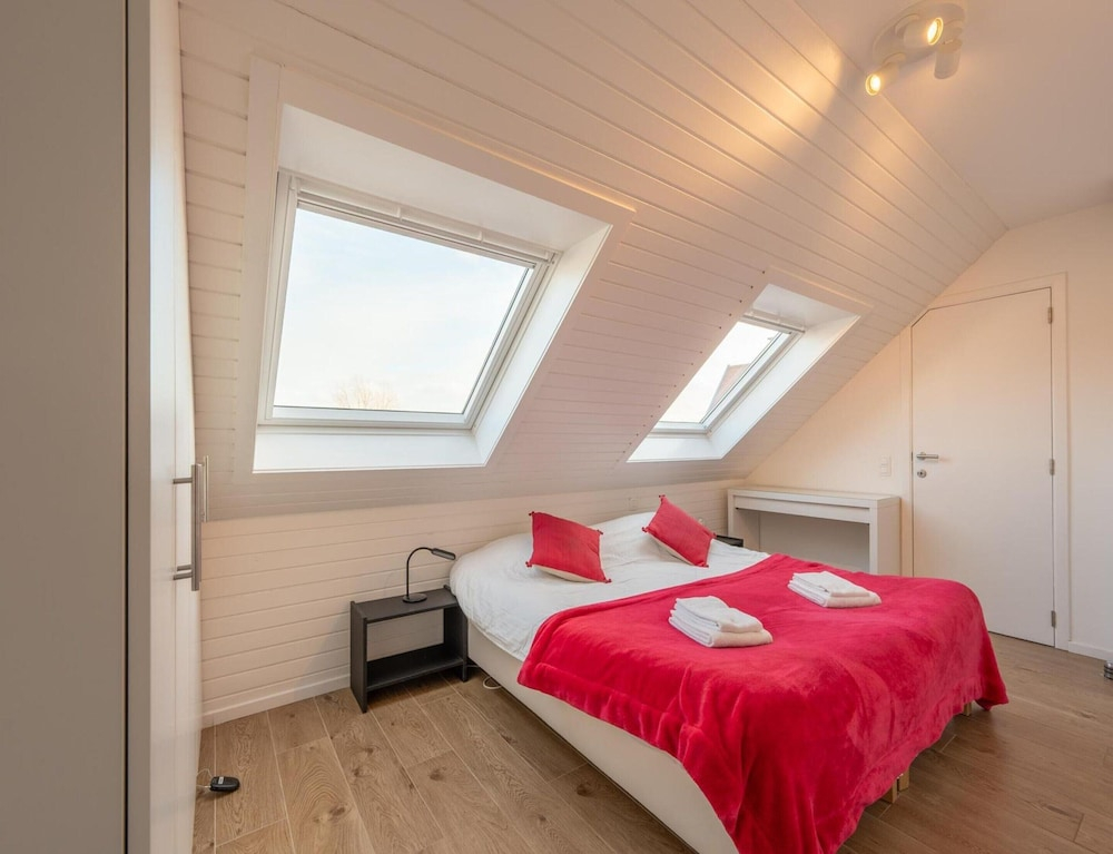 3-bedroom Sunny Apartment in Knokke