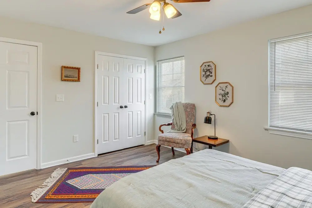 Louisville Charm Near the Derby: Apt w/ Yard!