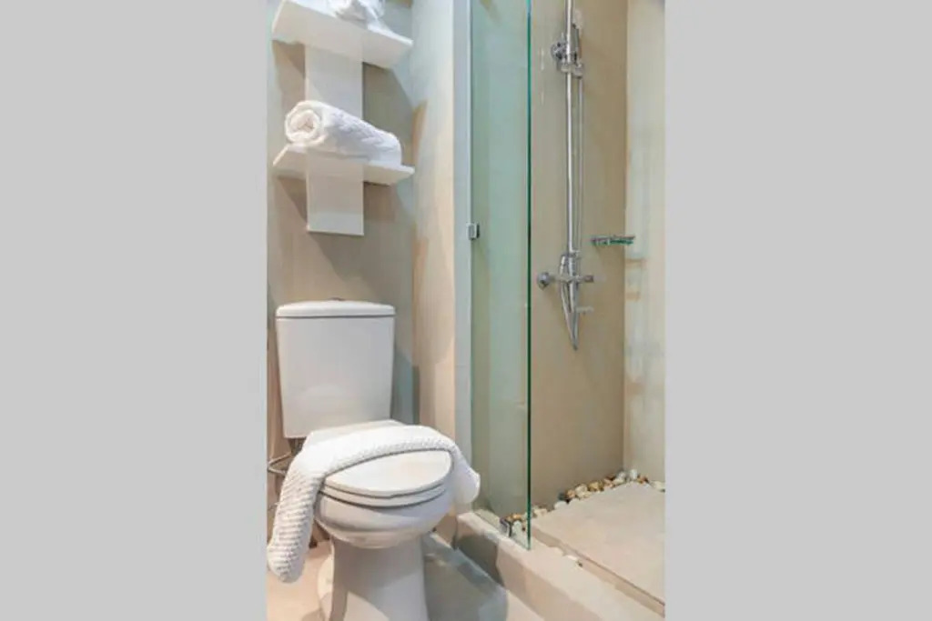 Riganna One @ Shell Residences - near Airport,MOA