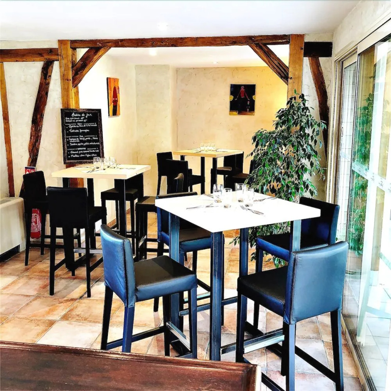 Logis Hôtel-Restaurant Domaine de Montecristo et Gîte lÉvasion Dantès