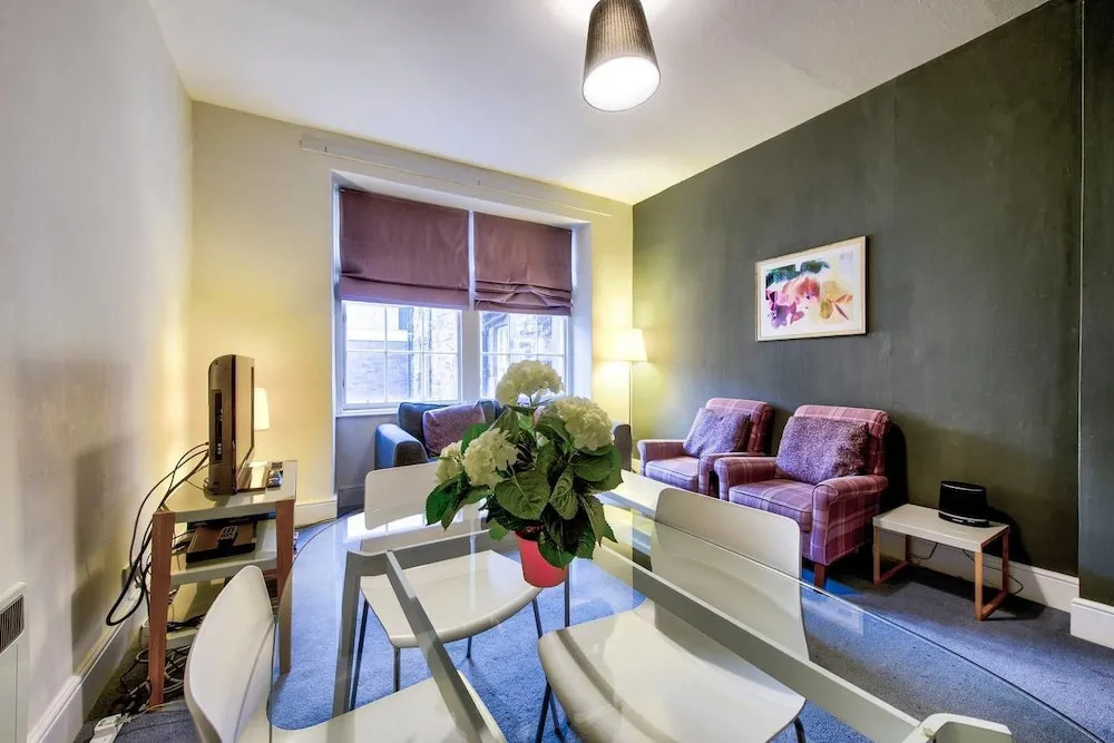 JOIVY Perfect Location! - Stylish & Cosy Rose St Apt