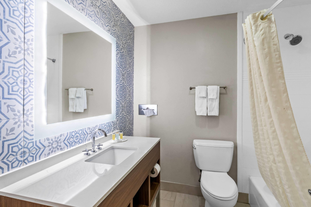 Days Inn & Suites by Wyndham Peachtree Corners Norcross