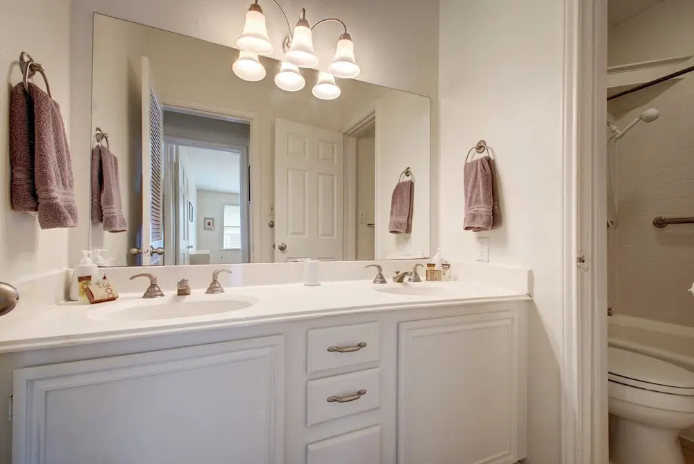 3BR 2BA Downtown Austin Charming Bungalow by RedAwning