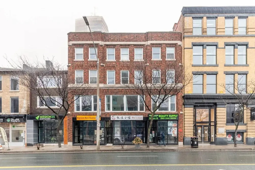 3BR Apartment With Netflix Near King Street