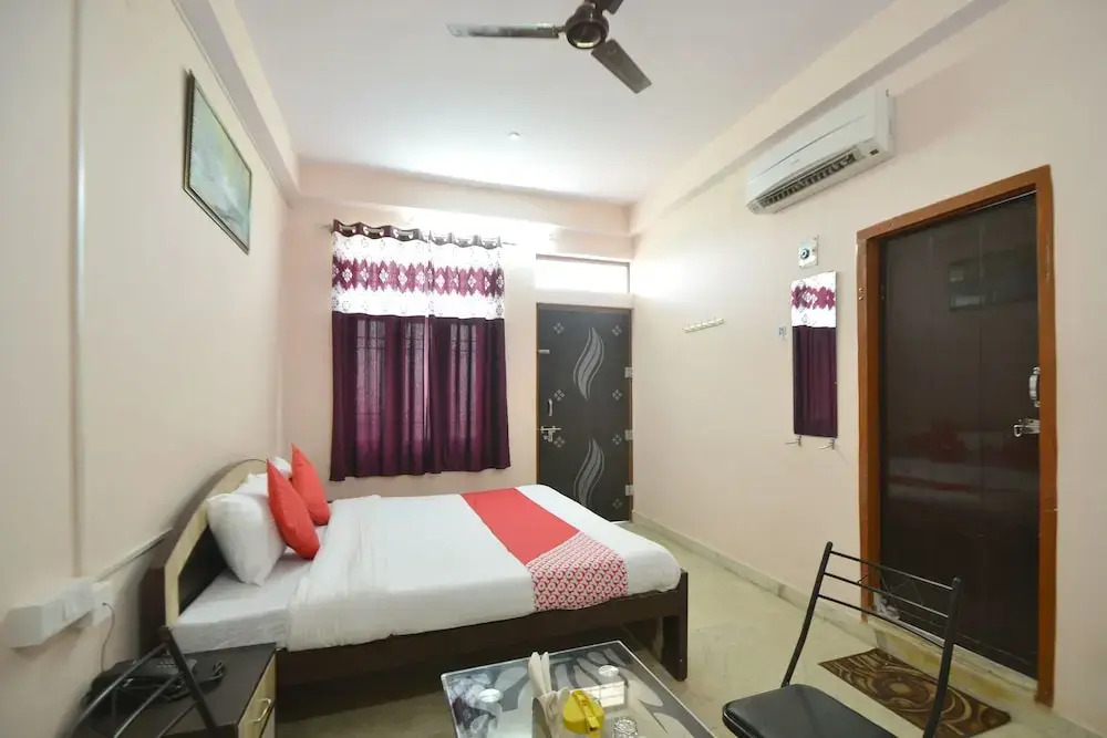 OYO 18515 Hotel Jal Mahal Jhalak Palace
