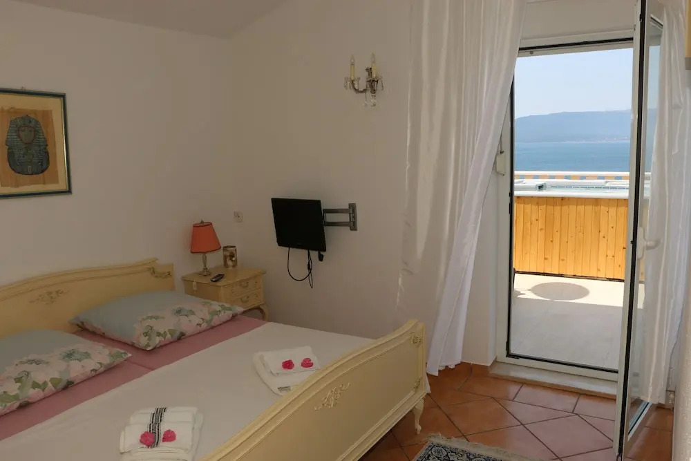 Villa Mara in Komarna by Villas Guide