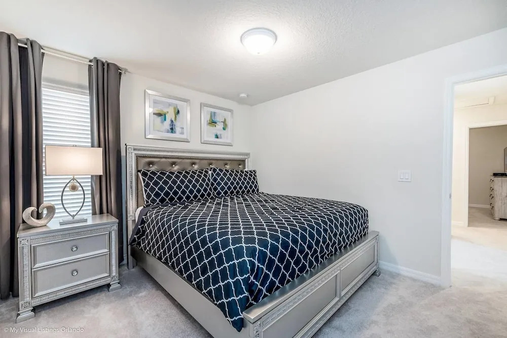 Stylish and Stunning 5BD Pool Home in Solterra - #5st452