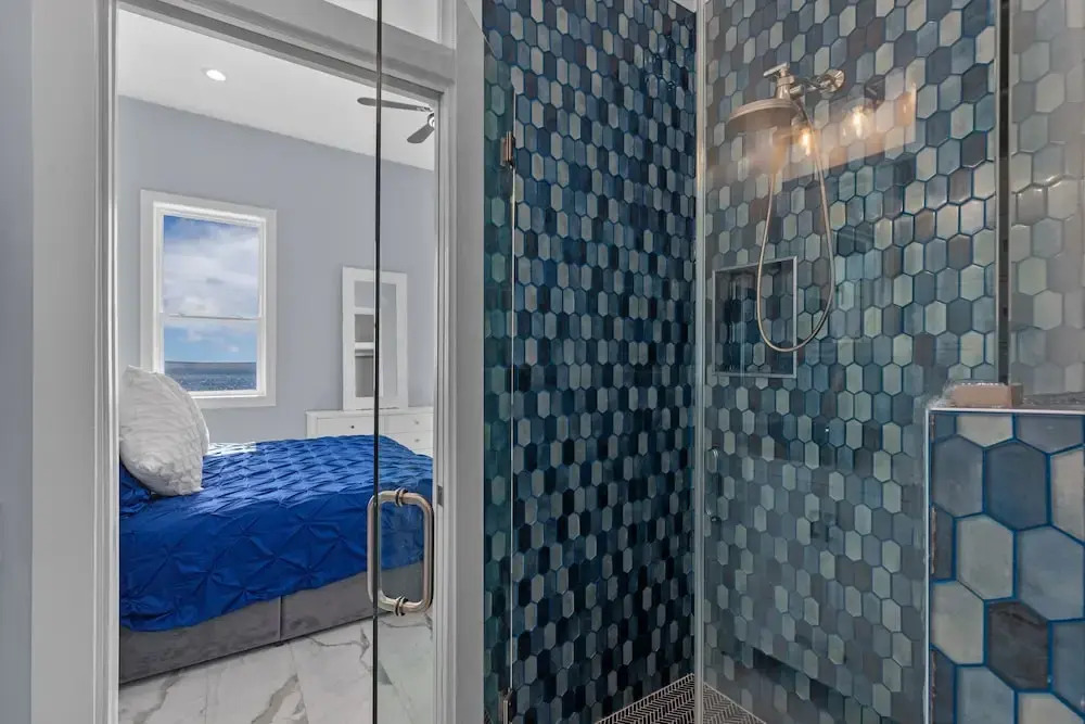 Ahh Da Sea - Waterfront, Backyard Ramp To Jetty & Laguna 3 Bedroom Home