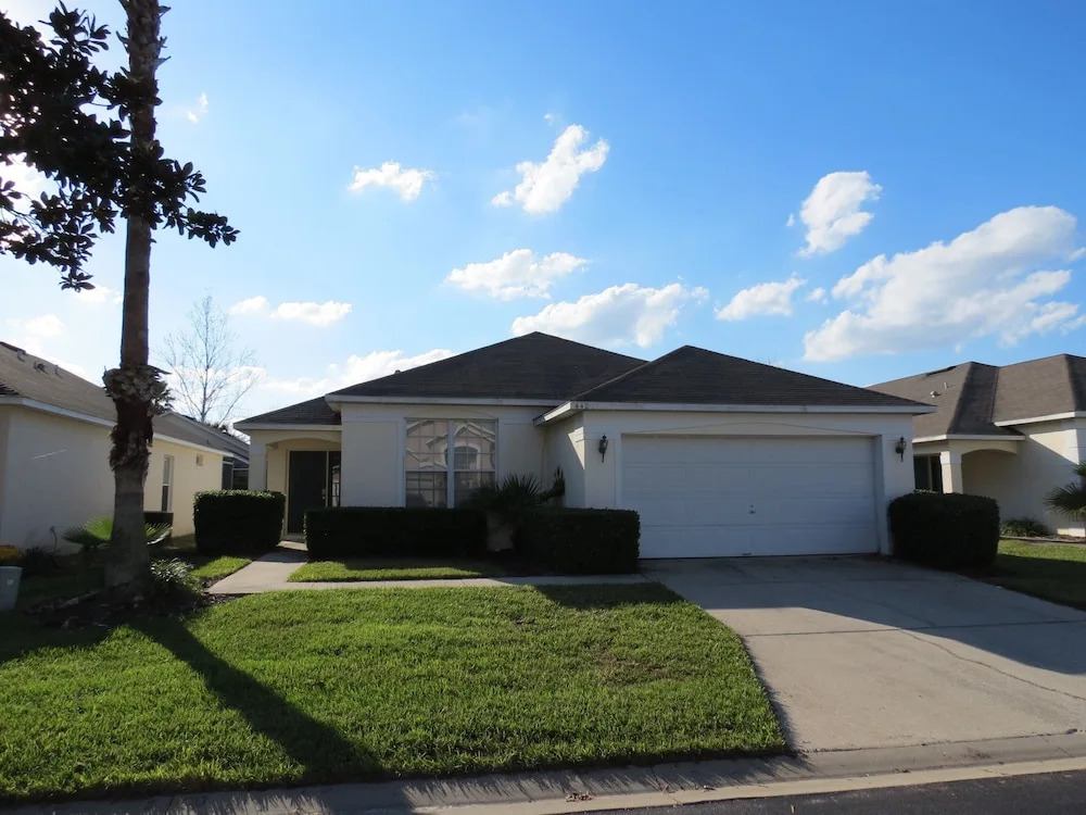 Pool Homes Davenport Area by SVV