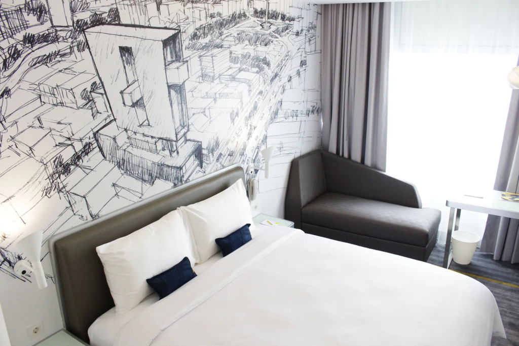 YELLO Hotel Harmoni