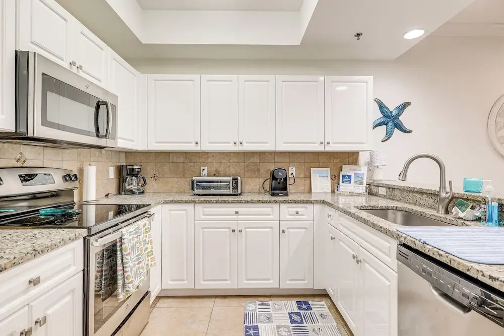 Walk to Shore: 5th-floor Condo in New Smyrna Beach