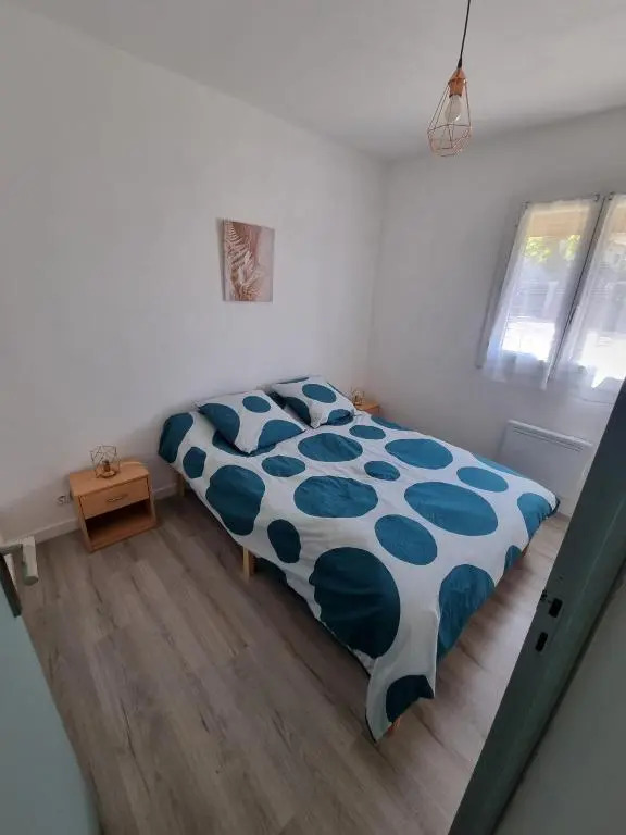 location vacances T4 bas de villa Toulon