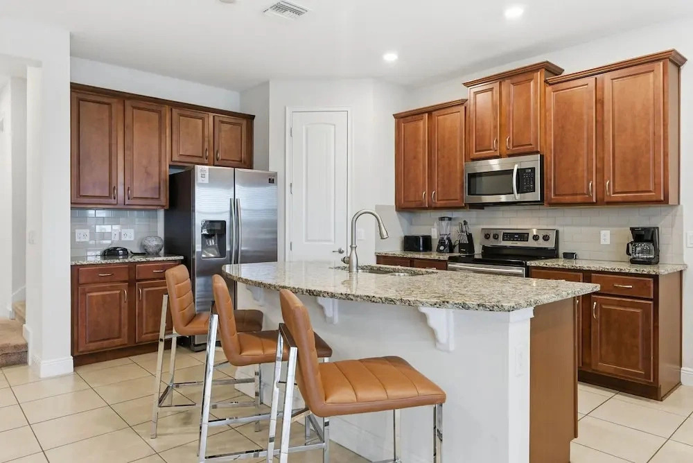 4BR Getaway, Spacious, Beautiful, Great Location