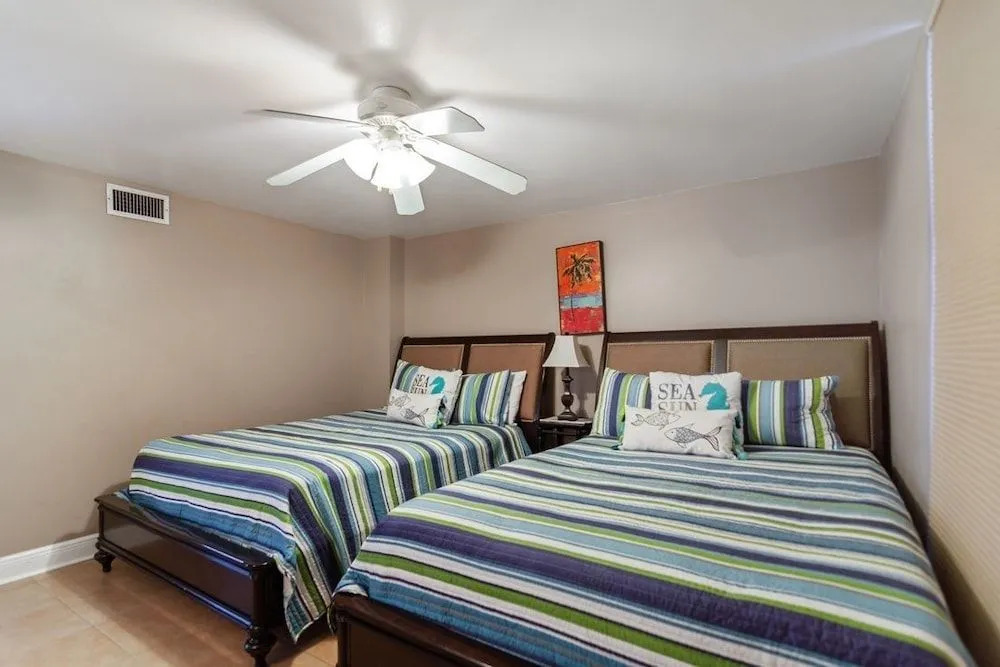 Shoreline 3091 Condo by RedAwning