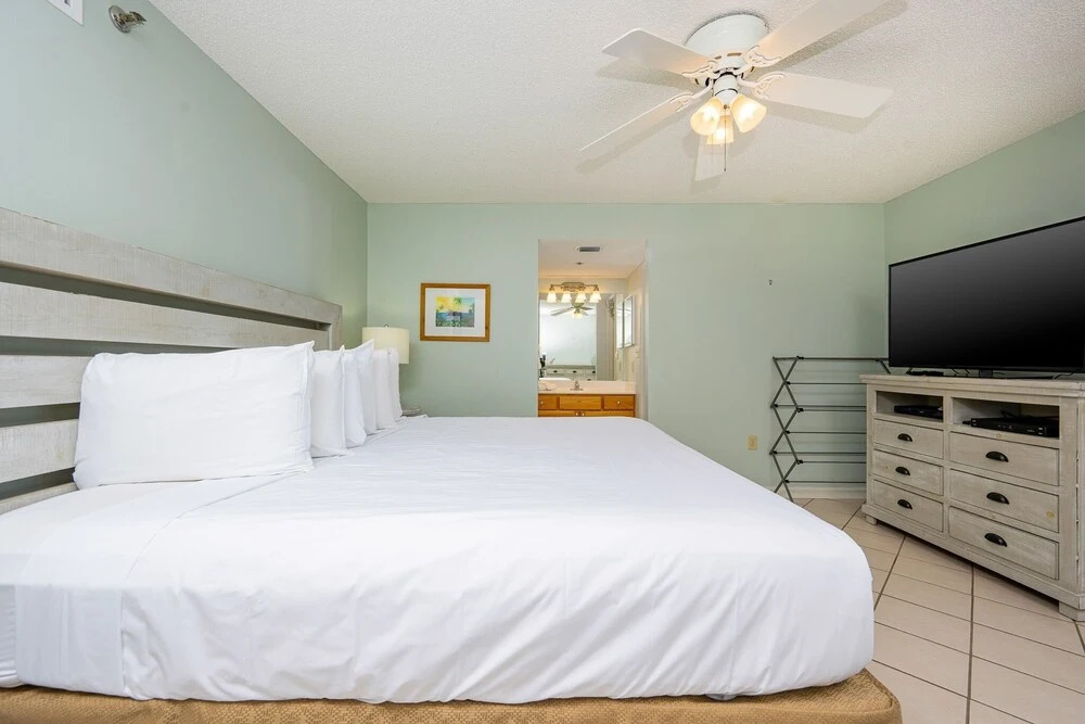 Phoenix East 1001 3 Bedroom Condo