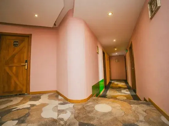 Punk Ballet Qinglvxing Hotel (Yangzhou Dongguan Street Heyuan)