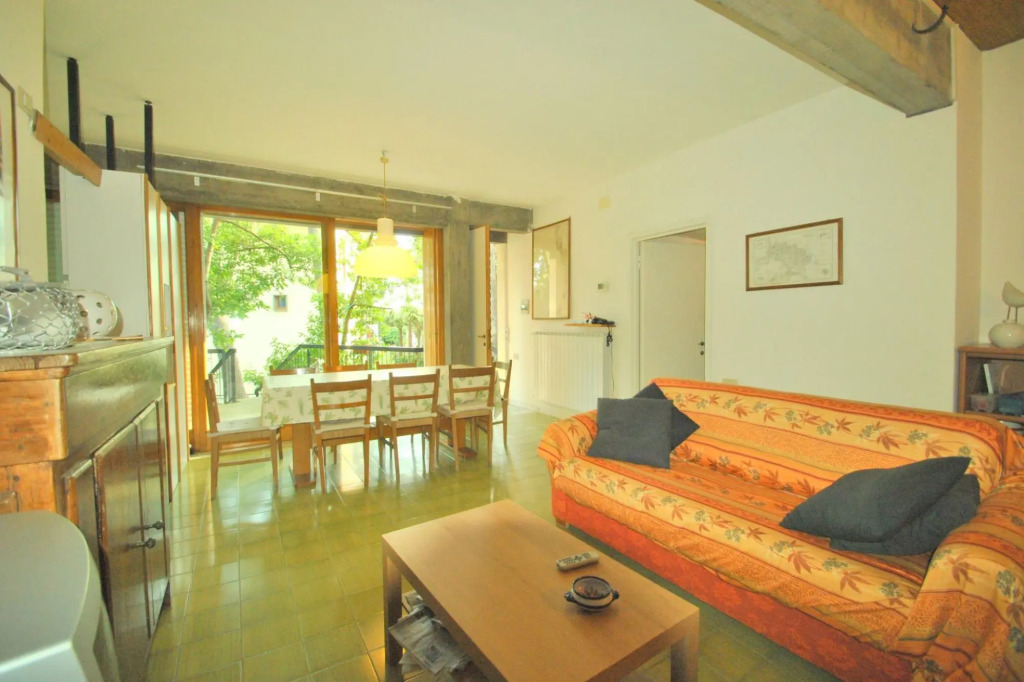 In vacation residence , 40 mt from the sea, apartment for 4-6 people, on the mezzanine floor with a-Villa Marina - Trilo Rosa