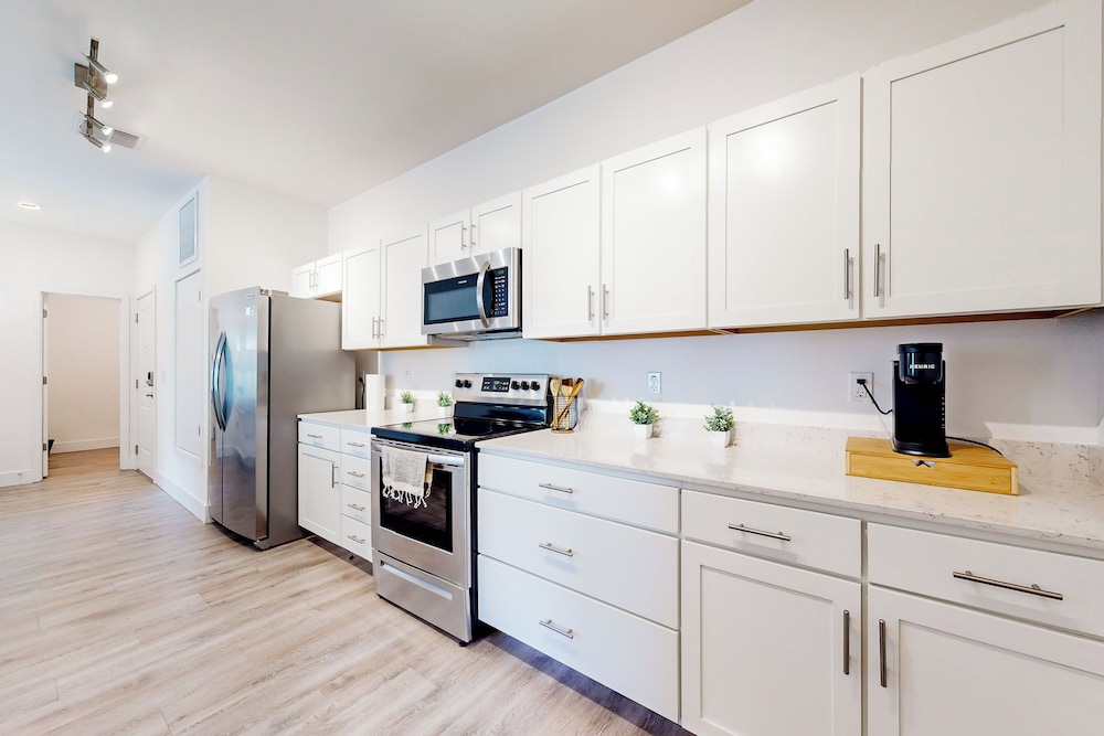 Spacious Apartment w/ All the Comforts of Home